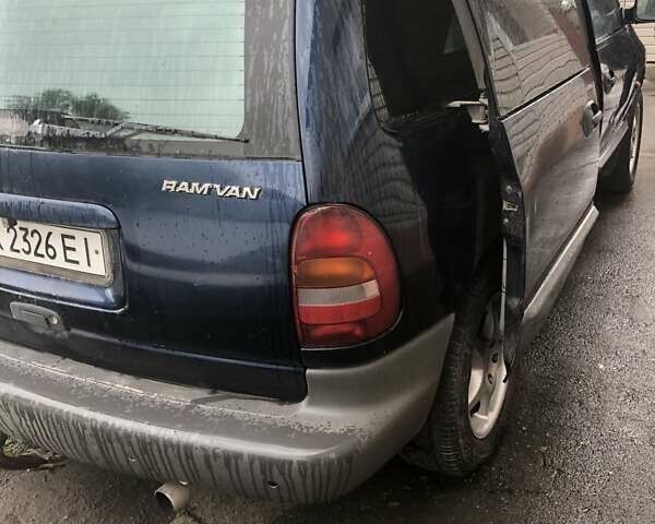 Синій Додж Ram Van, об'ємом двигуна 2.5 л та пробігом 377 тис. км за 3200 $, фото 1 на Automoto.ua