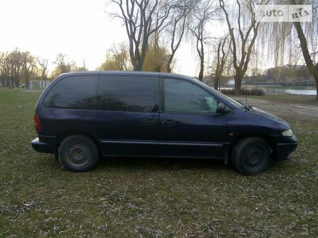 Синій Додж Ram Van, об'ємом двигуна 2.5 л та пробігом 280 тис. км за 3600 $, фото 1 на Automoto.ua