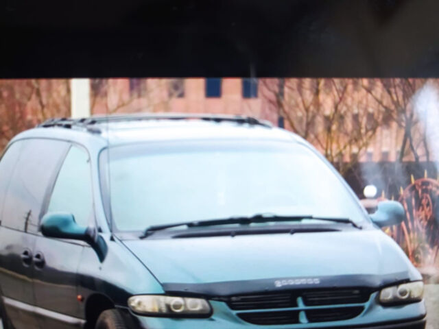 Зелений Додж Ram Van, об'ємом двигуна 2.5 л та пробігом 357 тис. км за 3000 $, фото 1 на Automoto.ua