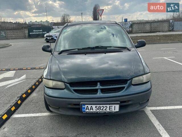 Зелений Додж Ram Van, об'ємом двигуна 2.5 л та пробігом 490 тис. км за 1580 $, фото 1 на Automoto.ua