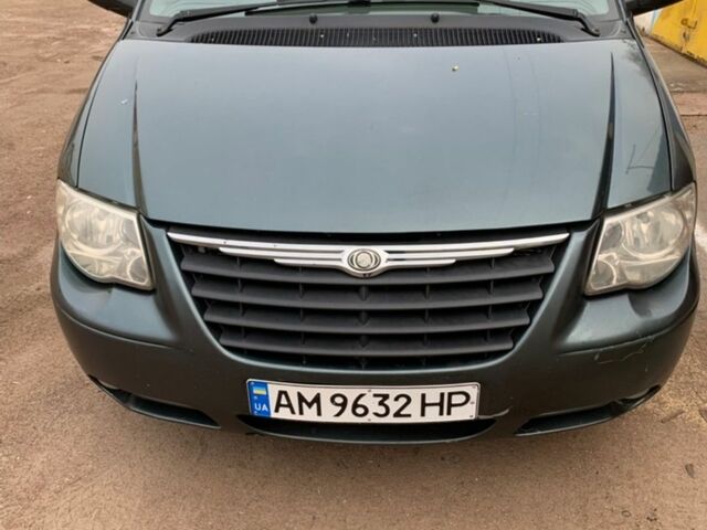 Зеленый Додж Рам Ван, объемом двигателя 2.5 л и пробегом 422 тыс. км за 4200 $, фото 1 на Automoto.ua
