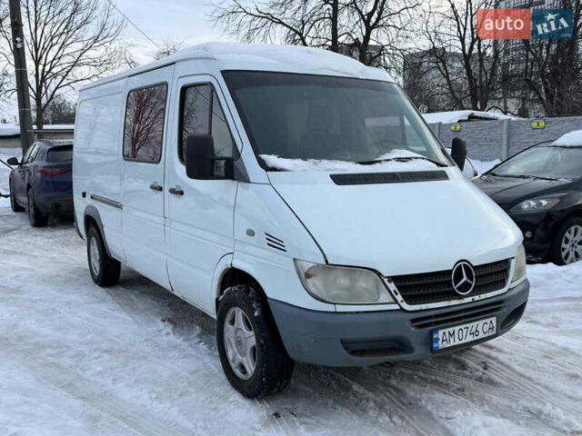 Белый Додж Спринтер, объемом двигателя 2.7 л и пробегом 400 тыс. км за 6000 $, фото 1 на Automoto.ua