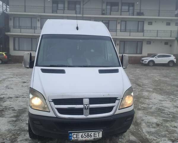 Белый Додж Спринтер, объемом двигателя 2.99 л и пробегом 550 тыс. км за 12300 $, фото 1 на Automoto.ua