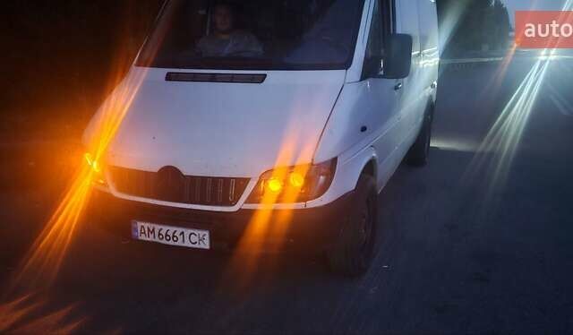 Белый Додж Спринтер, объемом двигателя 2.7 л и пробегом 650 тыс. км за 20000 $, фото 1 на Automoto.ua