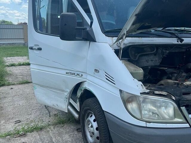 Белый Додж Спринтер, объемом двигателя 2.69 л и пробегом 860 тыс. км за 5500 $, фото 1 на Automoto.ua