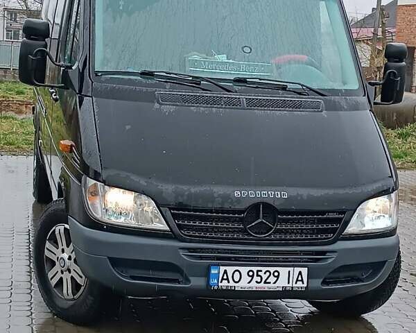 Черный Додж Спринтер, объемом двигателя 2.69 л и пробегом 800 тыс. км за 385000 $, фото 1 на Automoto.ua