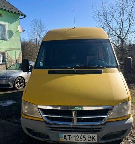 Желтый Додж Спринтер, объемом двигателя 2.69 л и пробегом 300 тыс. км за 9999 $, фото 1 на Automoto.ua