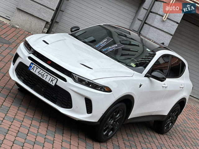 Белый Додж Hornet, объемом двигателя 2 л и пробегом 4 тыс. км за 25150 $, фото 1 на Automoto.ua