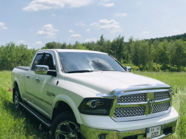 Белый Додж RAM 1500, объемом двигателя 5.7 л и пробегом 135 тыс. км за 30000 $, фото 1 на Automoto.ua