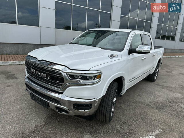 Белый Додж RAM 1500, объемом двигателя 5.7 л и пробегом 68 тыс. км за 58000 $, фото 1 на Automoto.ua