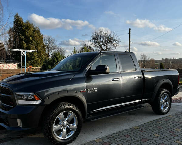 Черный Додж RAM 1500, объемом двигателя 5.7 л и пробегом 119 тыс. км за 24000 $, фото 1 на Automoto.ua