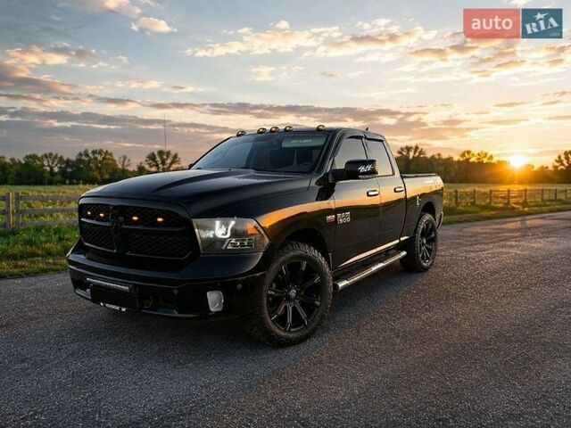 Черный Додж RAM 1500, объемом двигателя 5.65 л и пробегом 226 тыс. км за 25000 $, фото 1 на Automoto.ua
