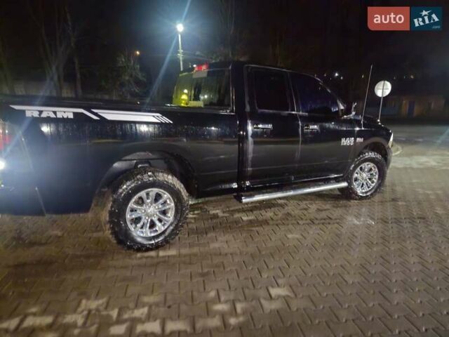 Черный Додж RAM 1500, объемом двигателя 5.7 л и пробегом 220 тыс. км за 25700 $, фото 1 на Automoto.ua