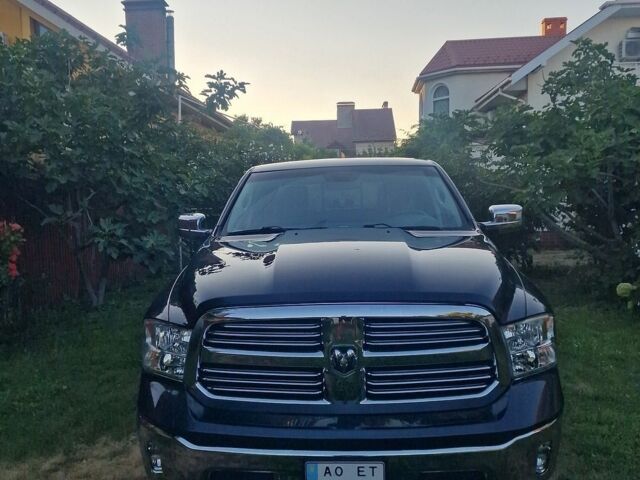 Черный Додж RAM 1500, объемом двигателя 5.65 л и пробегом 170 тыс. км за 18000 $, фото 1 на Automoto.ua