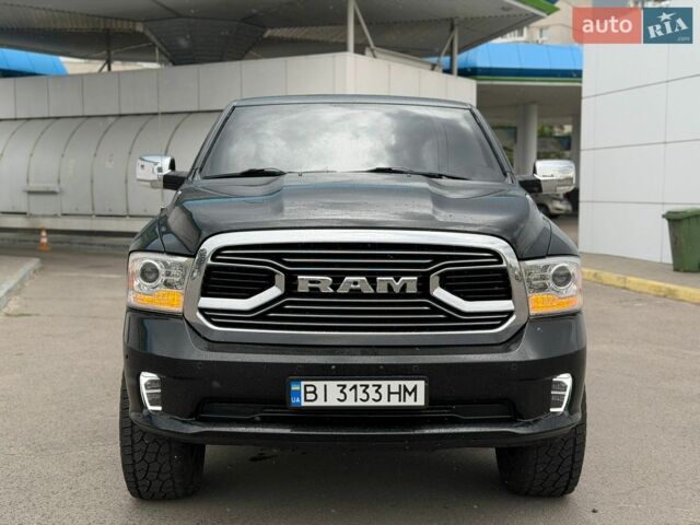 Черный Додж RAM 1500, объемом двигателя 5.7 л и пробегом 123 тыс. км за 30300 $, фото 1 на Automoto.ua