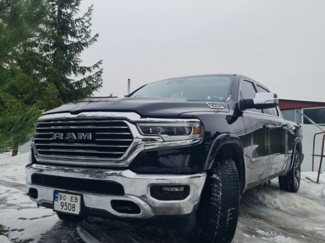 Черный Додж RAM 1500, объемом двигателя 5.7 л и пробегом 53 тыс. км за 75000 $, фото 1 на Automoto.ua