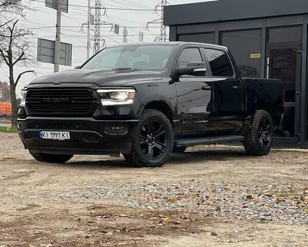 Черный Додж RAM 1500, объемом двигателя 5.7 л и пробегом 172 тыс. км за 48000 $, фото 1 на Automoto.ua