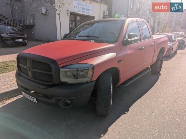 Красный Додж RAM 1500, объемом двигателя 5.7 л и пробегом 290 тыс. км за 15999 $, фото 1 на Automoto.ua