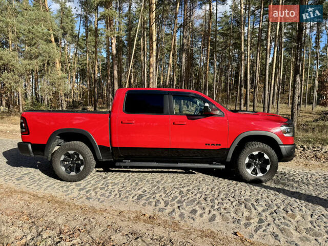 Красный Додж RAM 1500, объемом двигателя 5.65 л и пробегом 200 тыс. км за 39000 $, фото 1 на Automoto.ua