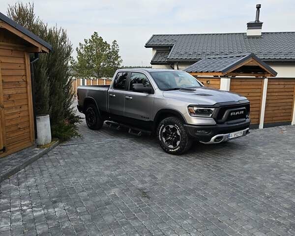 Серый Додж RAM 1500, объемом двигателя 5.7 л и пробегом 125 тыс. км за 32000 $, фото 1 на Automoto.ua