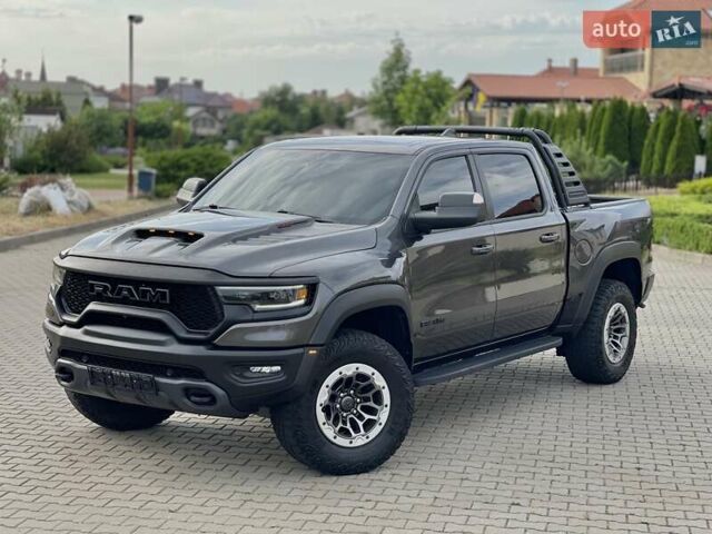 Серый Додж RAM 1500, объемом двигателя 6.2 л и пробегом 44 тыс. км за 108900 $, фото 1 на Automoto.ua
