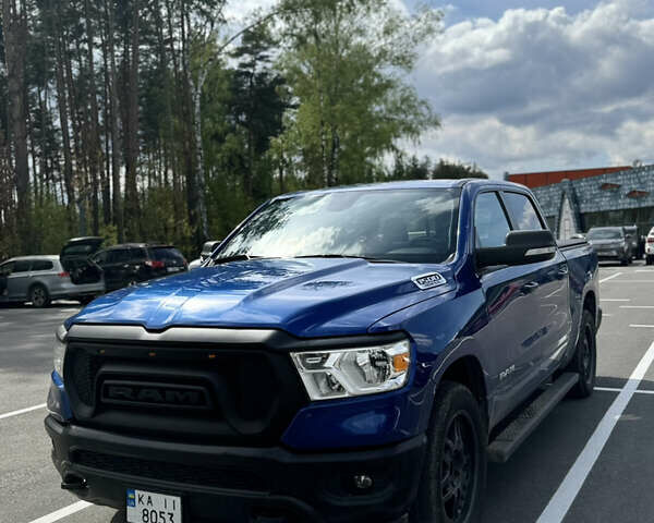 Синий Додж RAM 1500, объемом двигателя 5.7 л и пробегом 130 тыс. км за 33000 $, фото 1 на Automoto.ua