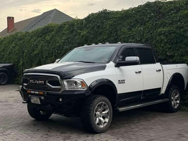 Белый Додж RAM 2500, объемом двигателя 5.65 л и пробегом 149 тыс. км за 27000 $, фото 1 на Automoto.ua