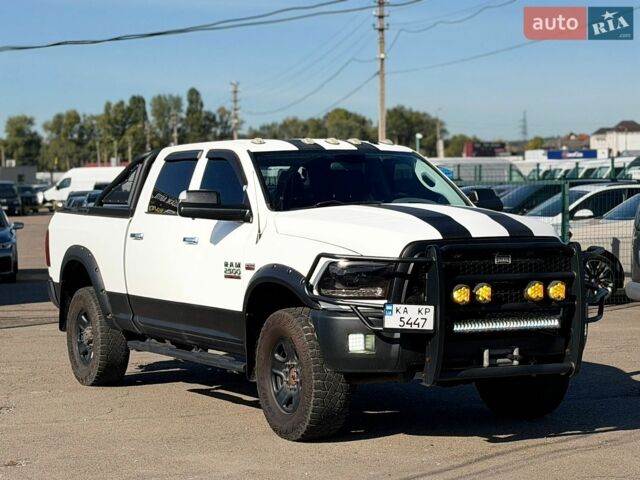Білий Додж RAM 2500, об'ємом двигуна 5.65 л та пробігом 203 тис. км за 26900 $, фото 1 на Automoto.ua