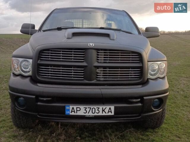 Черный Додж RAM 2500, объемом двигателя 5.7 л и пробегом 214 тыс. км за 16000 $, фото 1 на Automoto.ua