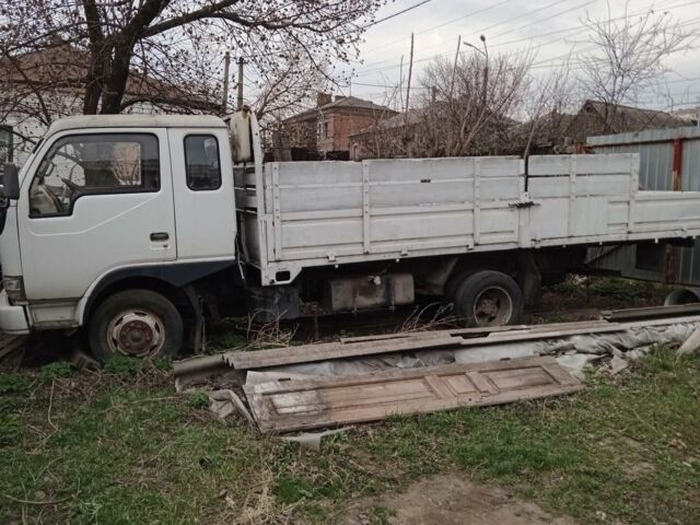 Белый Донг Фенг 1044, объемом двигателя 3.7 л и пробегом 280 тыс. км за 3000 $, фото 1 на Automoto.ua