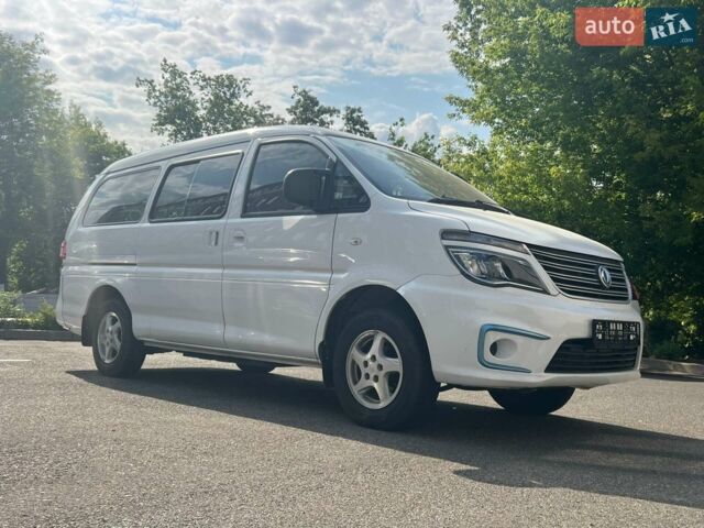 Белый Донг Фенг M5EV, объемом двигателя 0 л и пробегом 51 тыс. км за 23000 $, фото 1 на Automoto.ua
