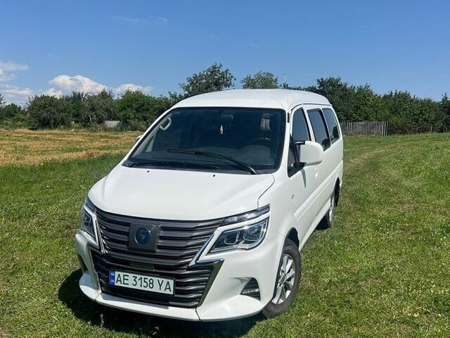 Белый Донг Фенг M5EV, объемом двигателя 0 л и пробегом 74 тыс. км за 19900 $, фото 1 на Automoto.ua