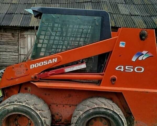 Оранжевый Дусан 450 plus, объемом двигателя 3 л и пробегом 120 тыс. км за 15800 $, фото 1 на Automoto.ua