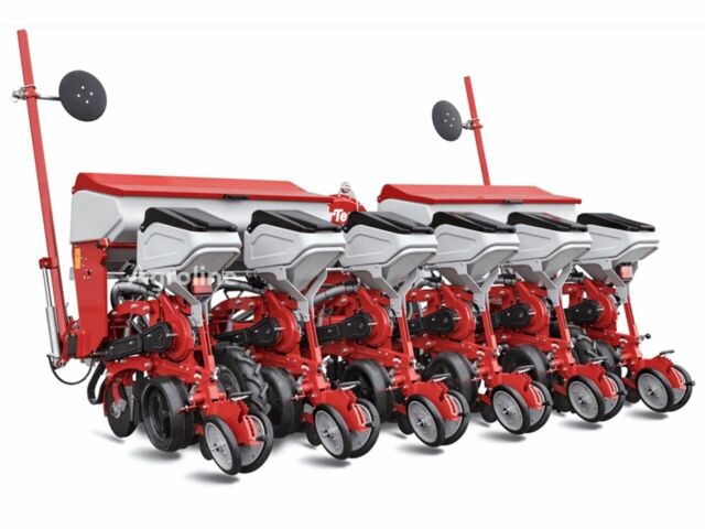 Красный Другая 6, объемом двигателя 0 л и пробегом 0 тыс. км за 24838 $, фото 1 на Automoto.ua