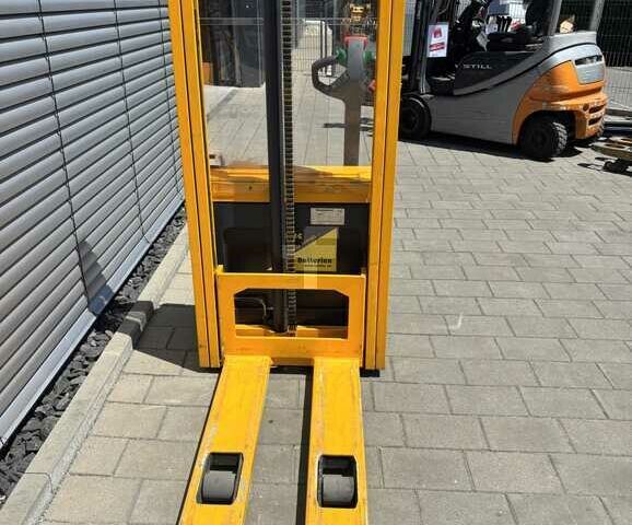 Другая Megane Scenic, объемом двигателя 14.86 л и пробегом 0 тыс. км за 2274 $, фото 1 на Automoto.ua