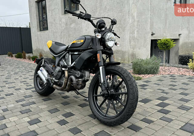 Черный Дукати Скрамблер, объемом двигателя 0.8 л и пробегом 9 тыс. км за 8300 $, фото 1 на Automoto.ua
