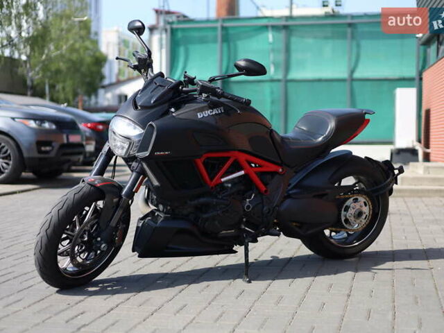 Чорний Дукаті Diavel 1200 Carbon, об'ємом двигуна 1.2 л та пробігом 13 тис. км за 16990 $, фото 1 на Automoto.ua