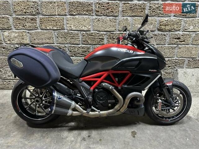 Дукати Diavel 1200 Carbon, объемом двигателя 0 л и пробегом 8 тыс. км за 10500 $, фото 1 на Automoto.ua