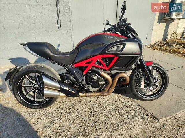 Красный Дукати Diavel Carbon, объемом двигателя 1.2 л и пробегом 24 тыс. км за 9500 $, фото 1 на Automoto.ua