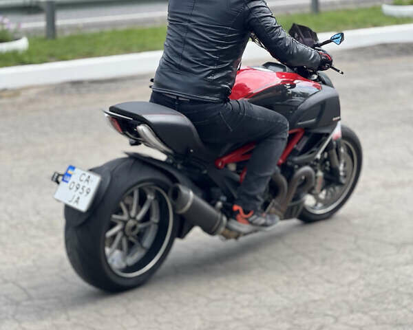 Дукати Diavel Carbon, объемом двигателя 1.2 л и пробегом 14 тыс. км за 13000 $, фото 1 на Automoto.ua