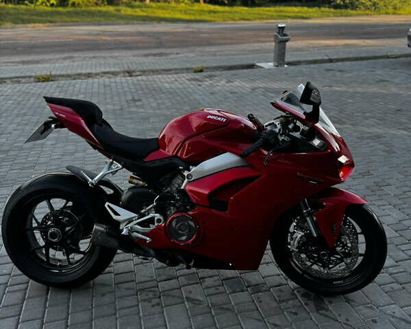 Красный Дукати Panigale V4, объемом двигателя 1.1 л и пробегом 2 тыс. км за 21000 $, фото 1 на Automoto.ua
