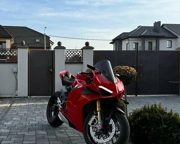 Красный Дукати Panigale V4S, объемом двигателя 1.1 л и пробегом 6 тыс. км за 21000 $, фото 1 на Automoto.ua