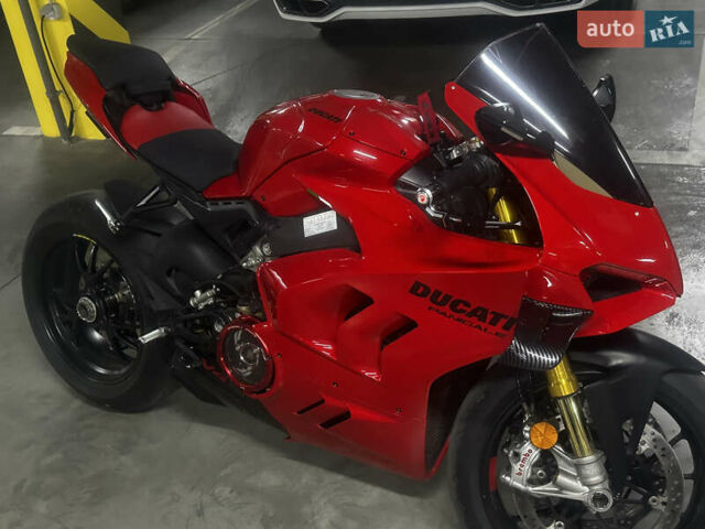 Красный Дукати Panigale V4S, объемом двигателя 1.1 л и пробегом 26 тыс. км за 26000 $, фото 1 на Automoto.ua