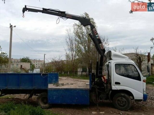 Белый Игл МД, объемом двигателя 3.9 л и пробегом 200 тыс. км за 10000 $, фото 1 на Automoto.ua