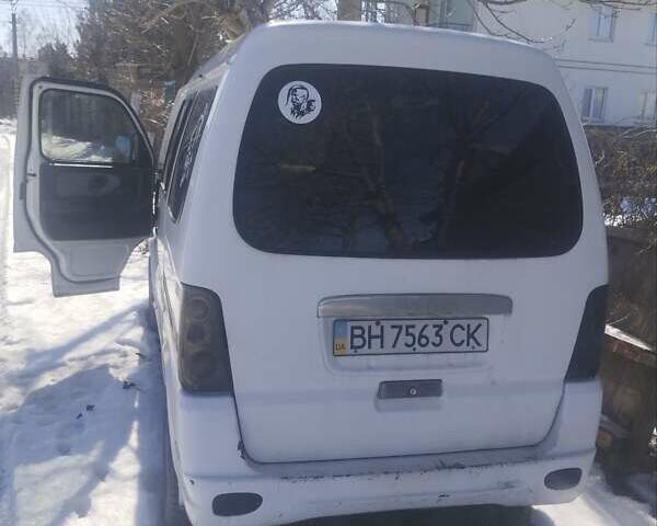 Білий ФАВ 6371 пасс., об'ємом двигуна 1.05 л та пробігом 100 тис. км за 1900 $, фото 1 на Automoto.ua