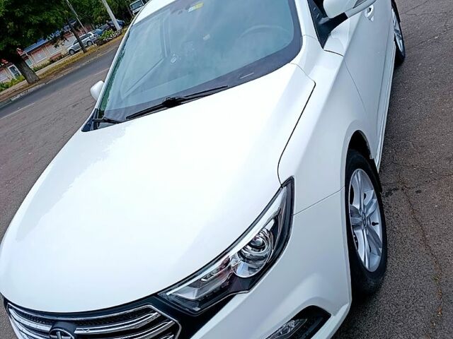 Белый ФАВ B30, объемом двигателя 1.6 л и пробегом 57 тыс. км за 7000 $, фото 1 на Automoto.ua