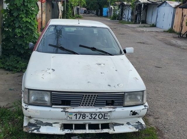 Белый Фиат 124, объемом двигателя 2 л и пробегом 300 тыс. км за 350 $, фото 1 на Automoto.ua