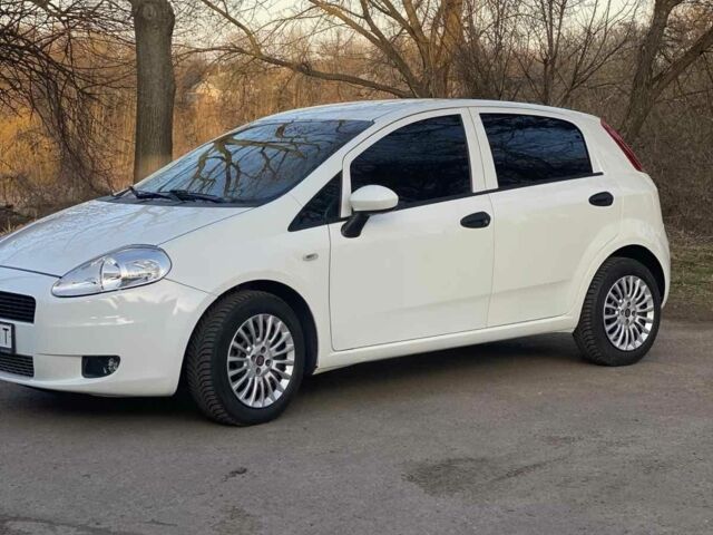 Білий Фіат 124, об'ємом двигуна 1.4 л та пробігом 102 тис. км за 6200 $, фото 1 на Automoto.ua