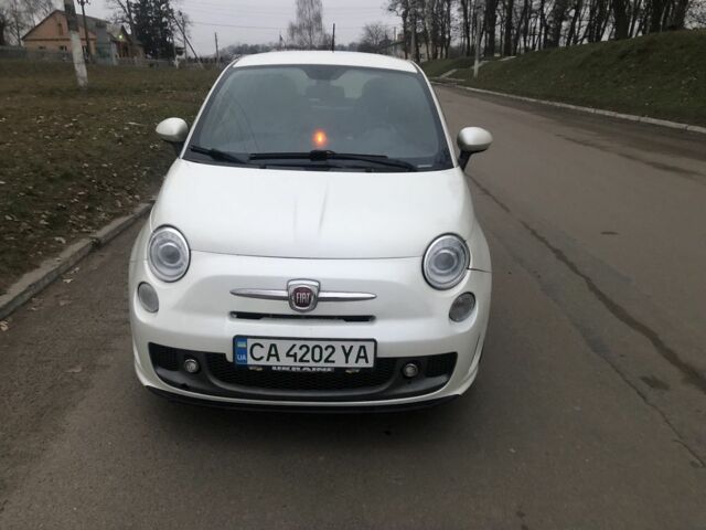 Белый Фиат 500, объемом двигателя 0 л и пробегом 121 тыс. км за 4000 $, фото 1 на Automoto.ua
