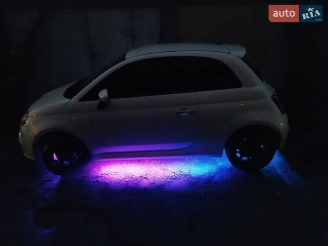 Білий Фіат 500, об'ємом двигуна 1.37 л та пробігом 71 тис. км за 10500 $, фото 1 на Automoto.ua